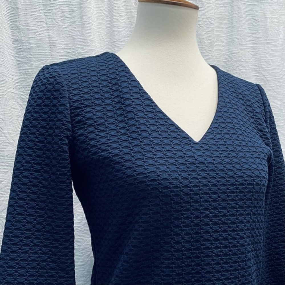 Ann Taylor Waffle Weave Stretchy V-Neck Top